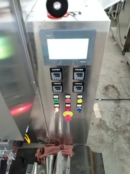Λεπτομέρεια Μηχανής Συσκευασίας Ketchup KEFAI High Speed - πίνακας ελέγχου